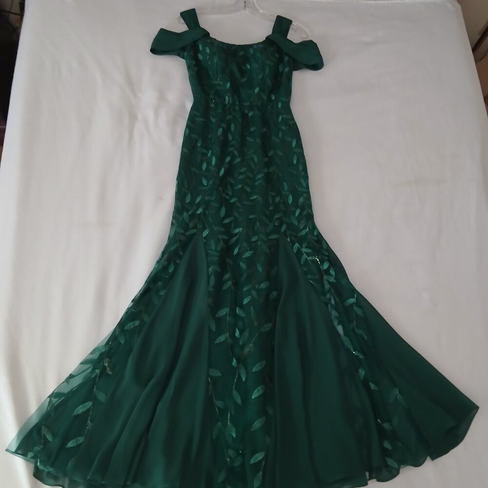 JJ's house green floor length dress with leaf design